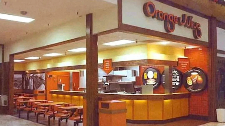 The mall storefront of an Orange Julius location