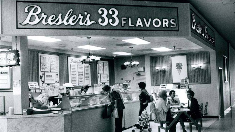 Black & white photo of Bresler's ice cream in a mall
