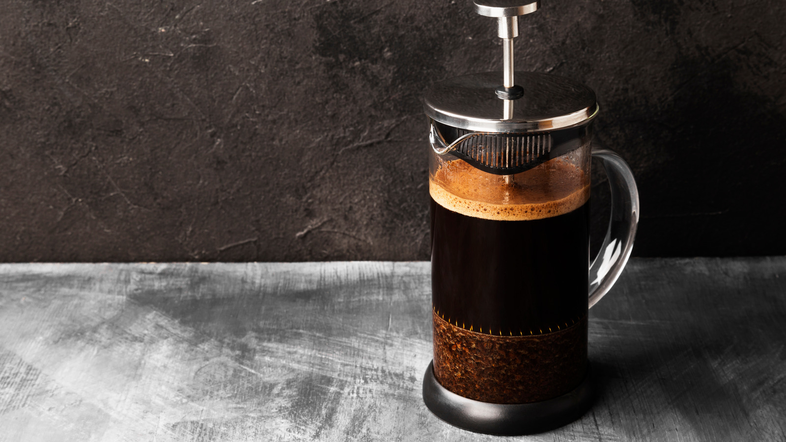 https://www.tastingtable.com/img/gallery/the-french-press-hack-for-more-robust-coffee/l-intro-1703885831.jpg