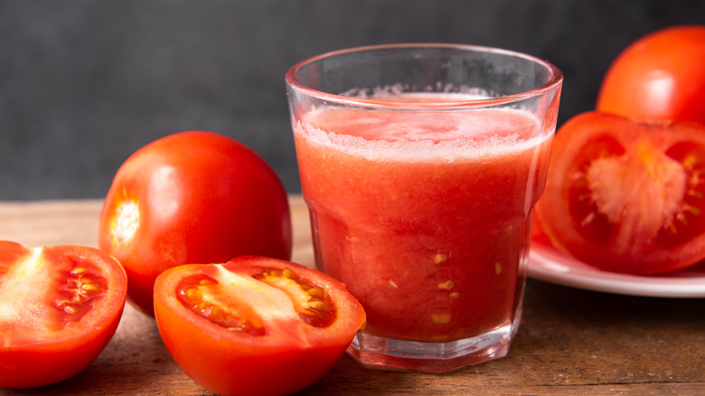 cup of juice with tomatoes