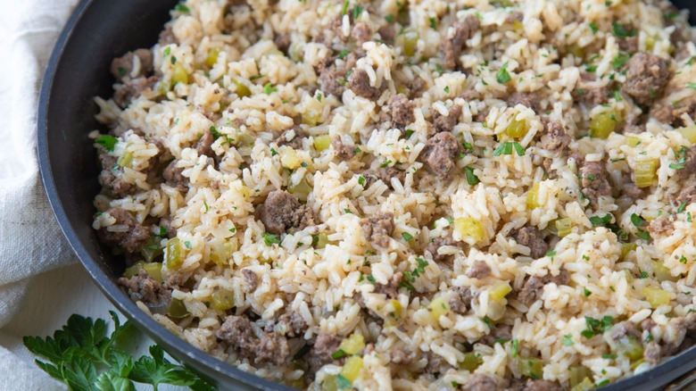 One-pot dirty rice with ground beef 
