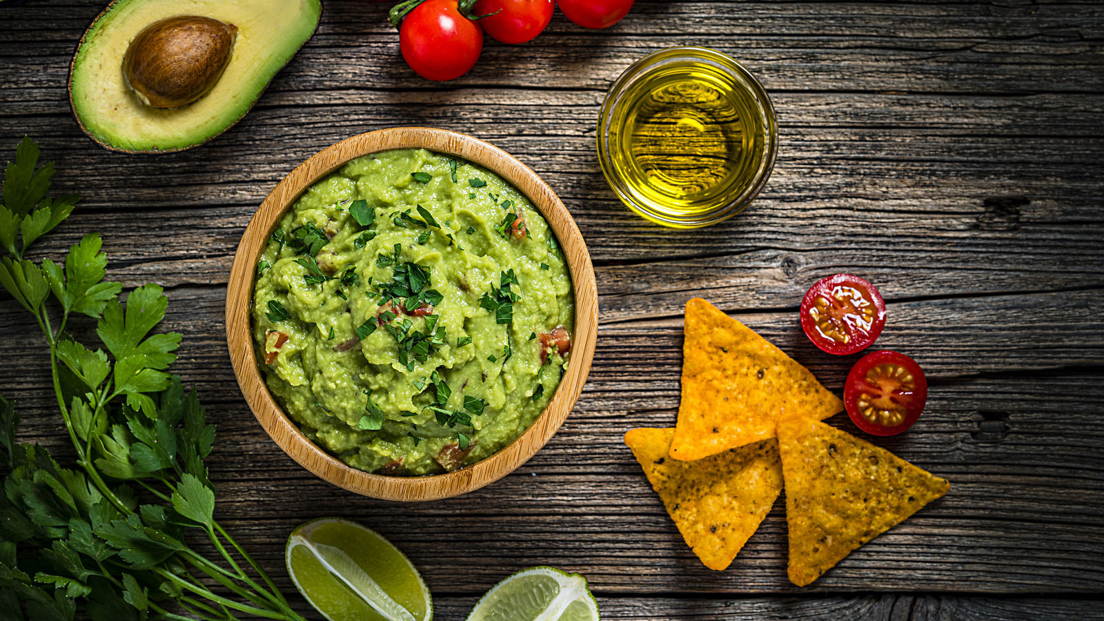 The Guacamole Storing Hack That You Should Really Give Up On