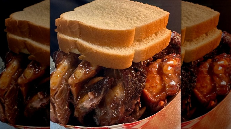 Rib tips with two slices of bread