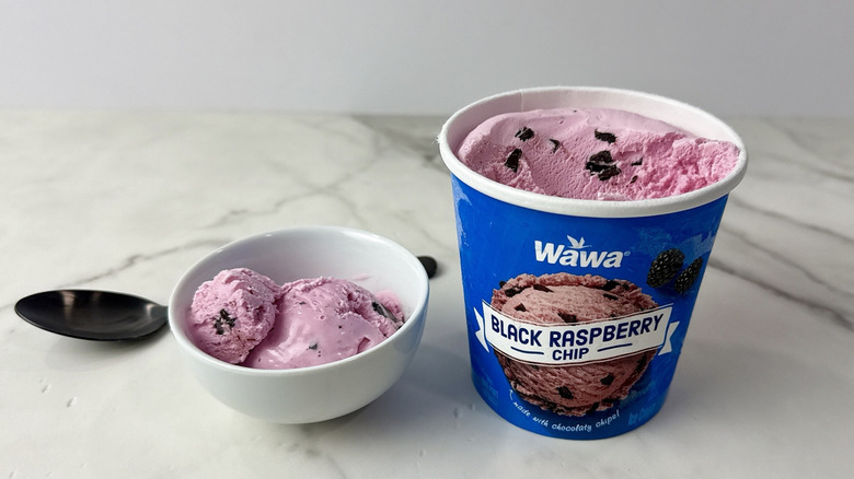black raspberry ice cream pint