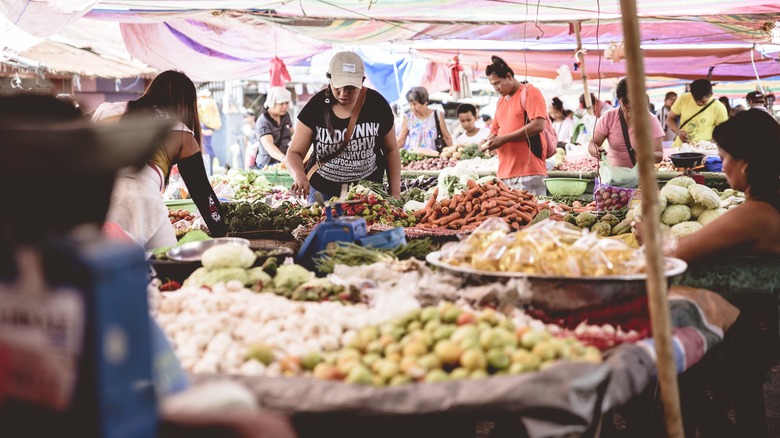 food market in the philippines