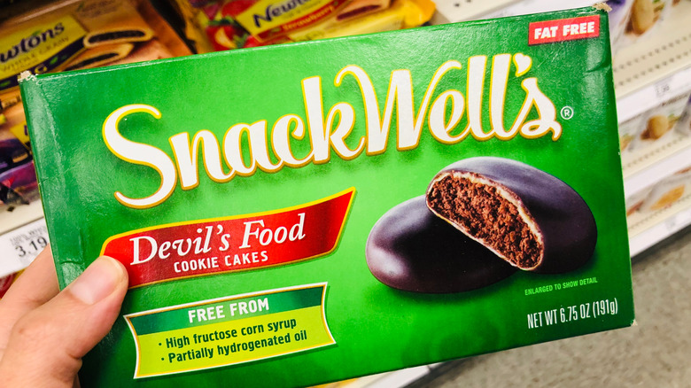 SnackWell's Devil's Food Cookie Cakes box