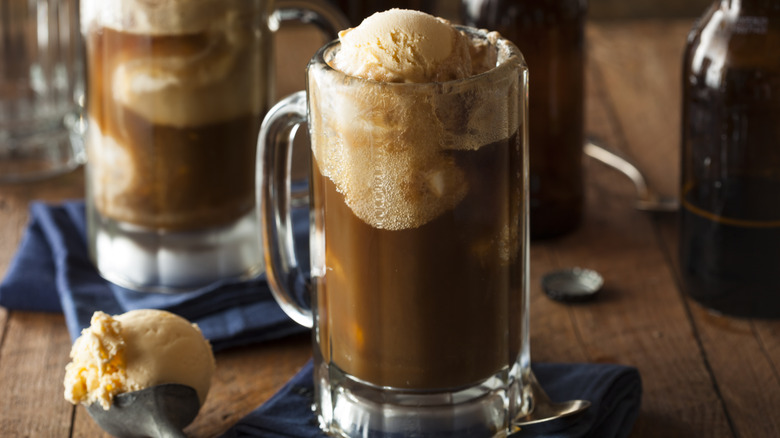 Root beer and vanilla ice-cream in a frosted mug