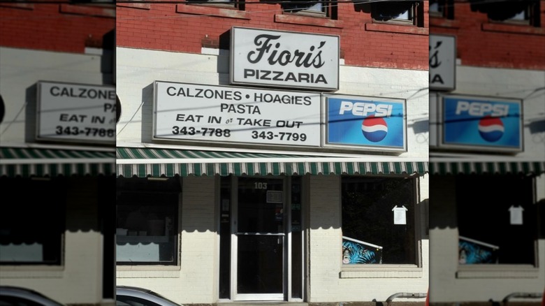 Fiori's Pizzaria store-front