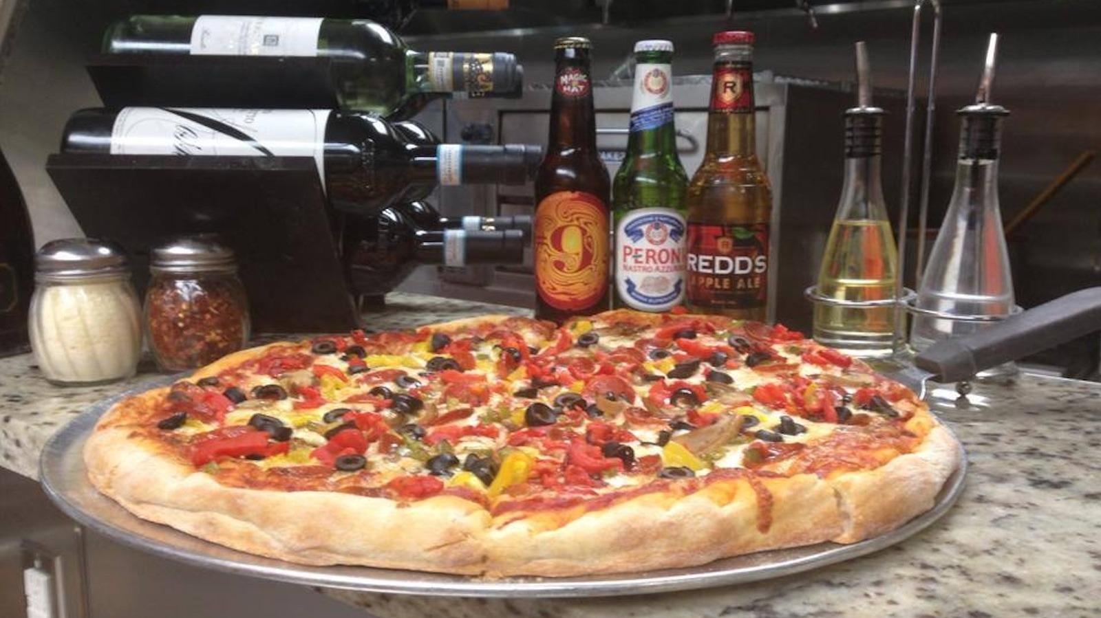 The Hole-In-The-Wall Pizzeria Generations Of Pittsburghers Continue To Love - Tasting Table