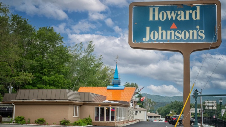 Howard Johnson's restaurant sign