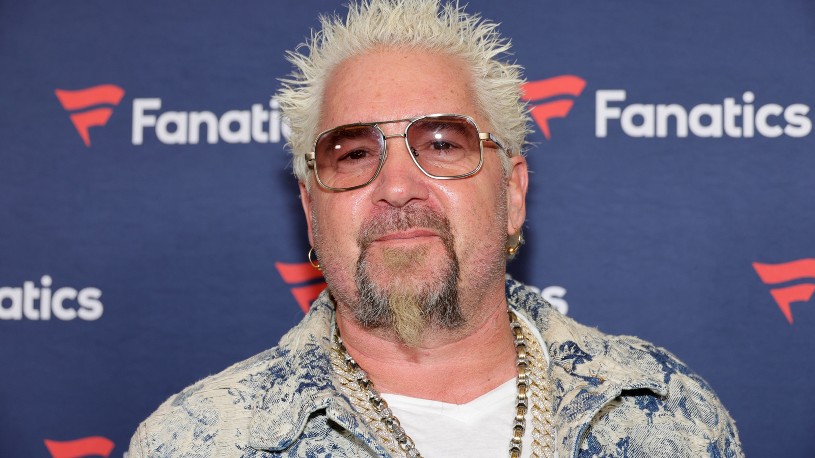 The Iconic Chicago Pizzeria Guy Fieri Featured On Diners, Drive-Ins And Dives - Tasting Table