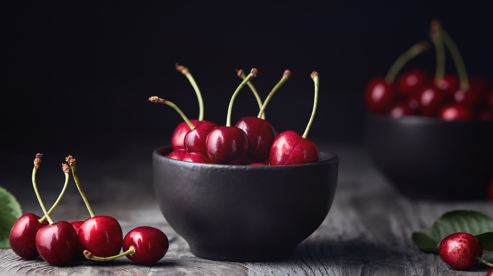 The Important Reason You Need To Keep The Stems On Fresh Cherries
