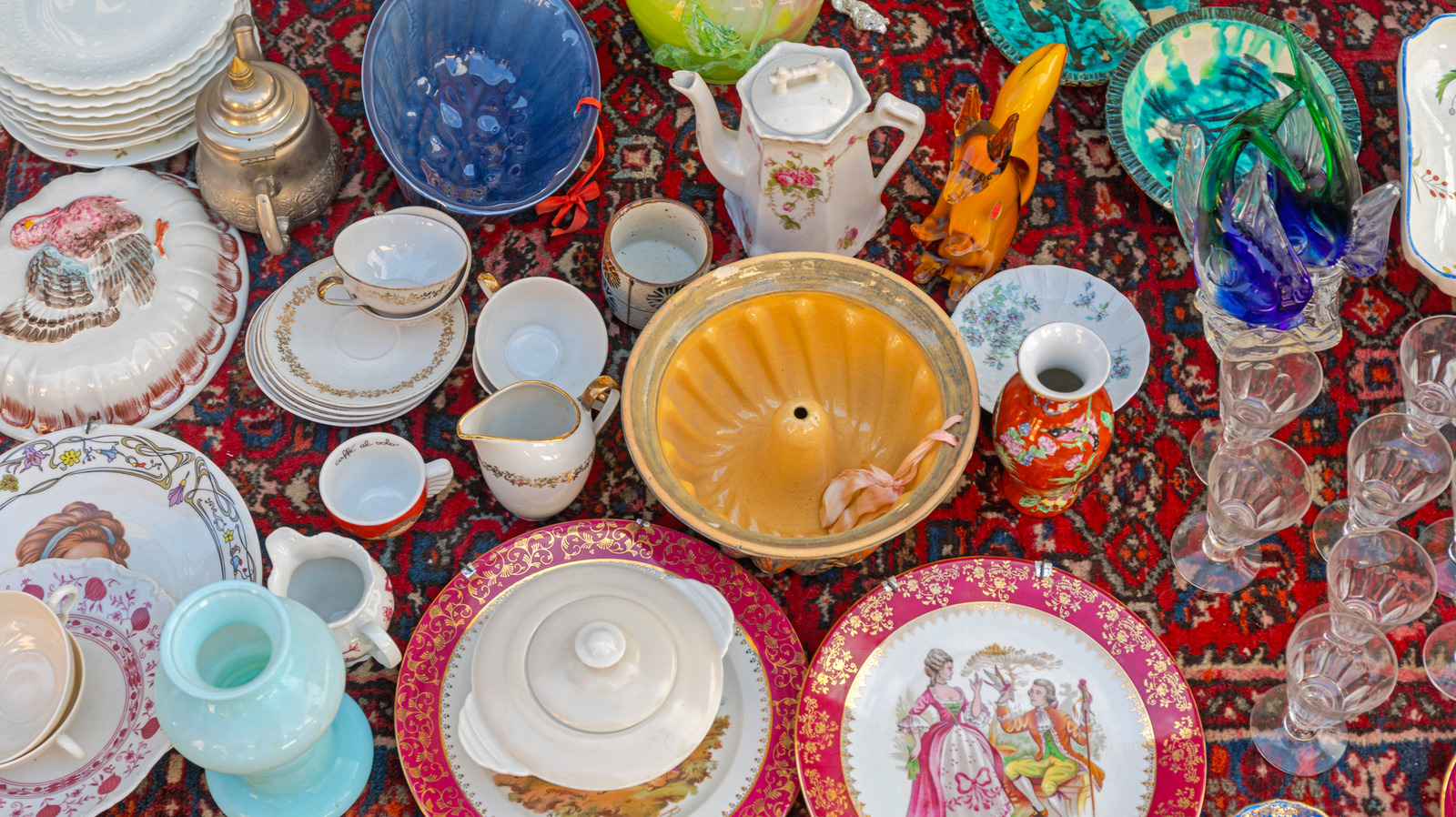 The Inexpensive Vintage Dishware You Should Always Pick Up If You Find It At Thrift Stores - Tasting Table