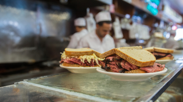 pastrami sandwich at katz's deli