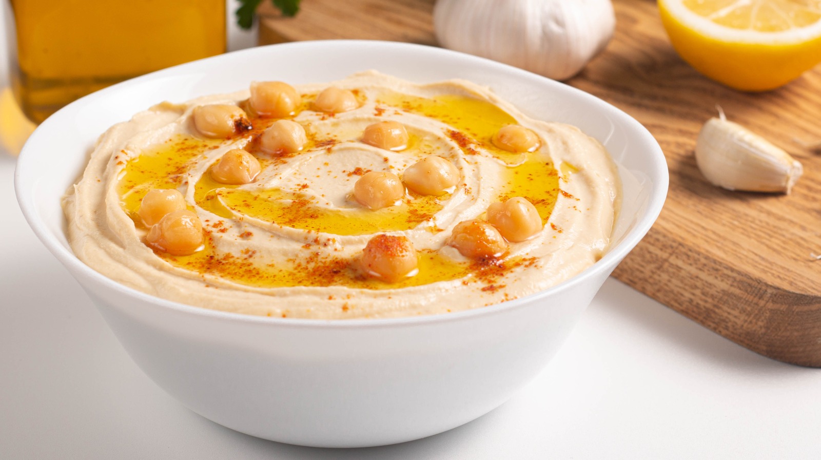 The Key Ingredient Swap Used In Turkish Hummus