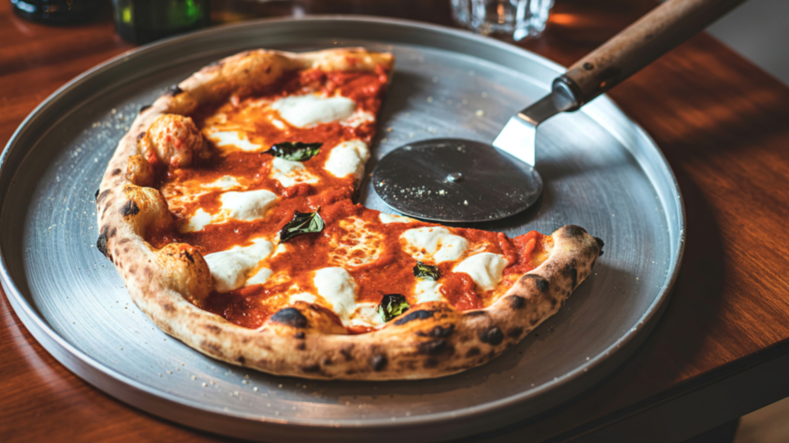 The Key To Cooking Pizza On Your Blackstone Without Burning The Bottom
