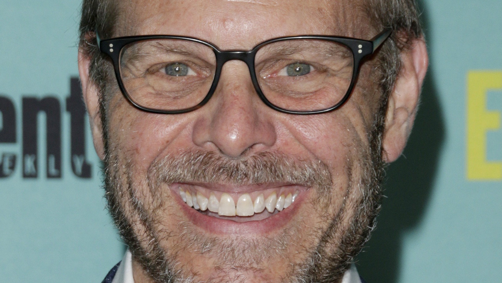 The Kitchen Gadget Alton Brown Uses To Chop Garlic Fast