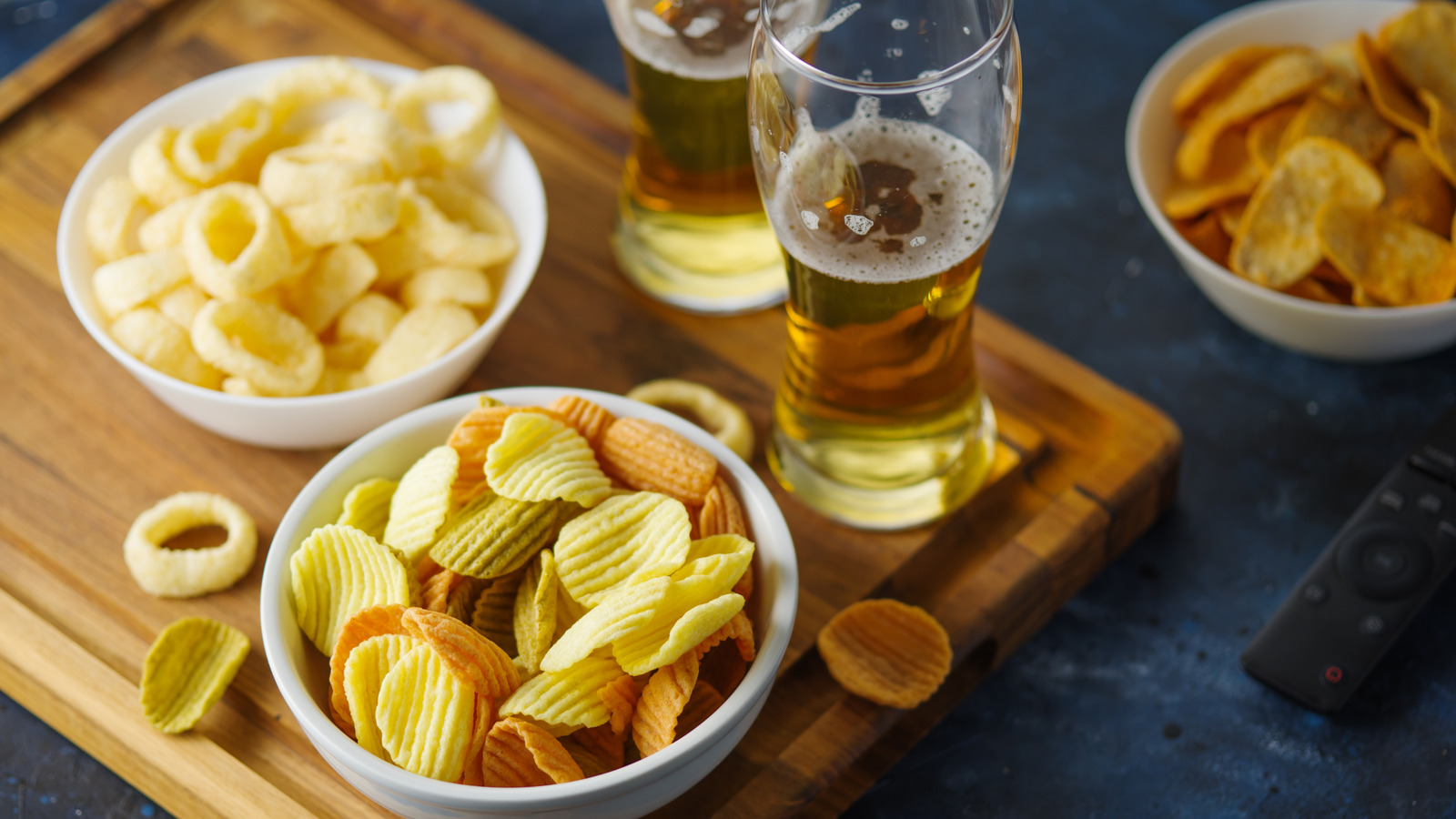 The Kitschy Vintage Piece Americans Are Eating On Again - Tasting Table