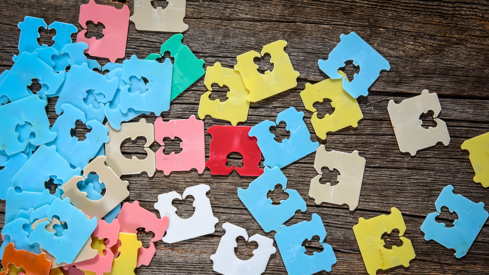 The Last Thing To Do Before Throwing Away Plastic Bread Clips