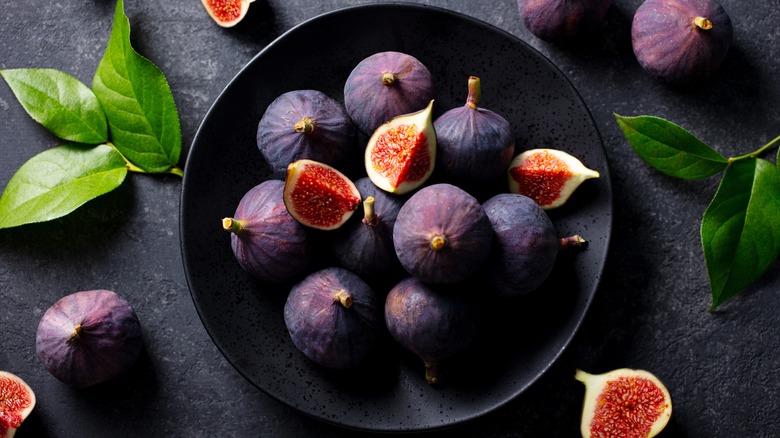 Plate of figs