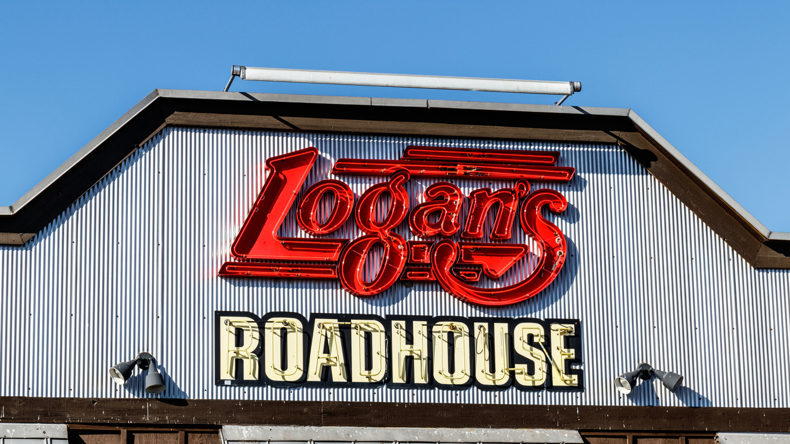 The Logan's Roadhouse Steak That Outshines Every Other Entree - Tasting Table