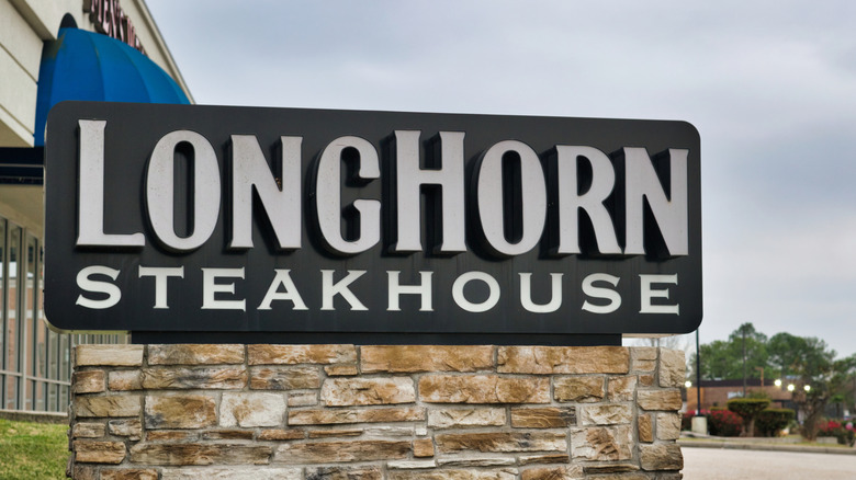 A LongHorn Steakhouse sign in Humble Texas