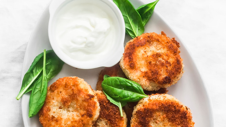 Tuna cakes with dipping sauce