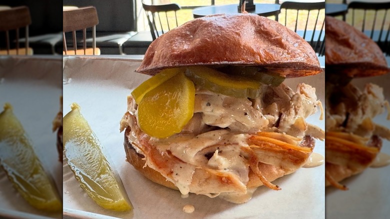 Alabama chicken sadnwich