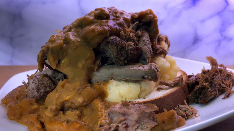 Pheasant sandwich with gravy