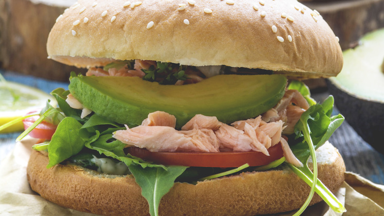 Trout sandwich with vegetables