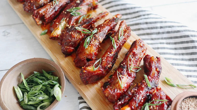 spicy oven-baked pork spare ribs