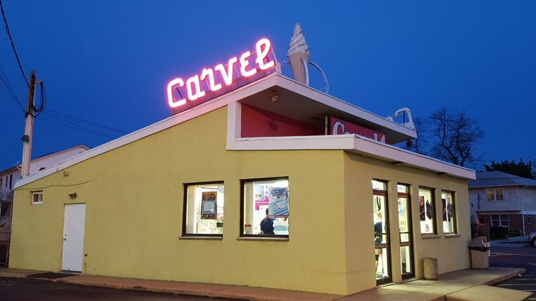 The exterior of a carvel ice cream shop