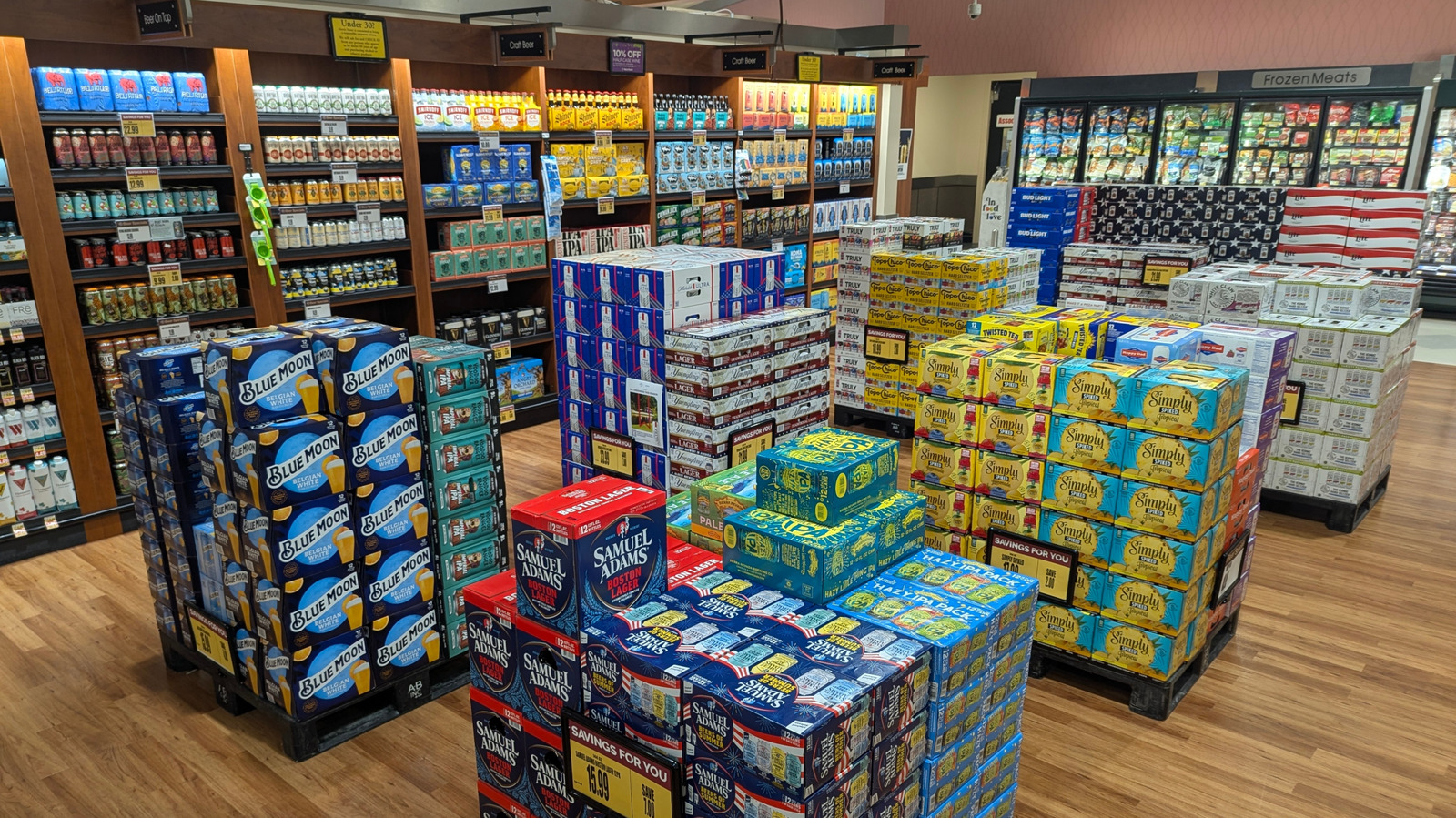 The No-Frills American Beer You Can Grab For Under $10 In A 6-Pack