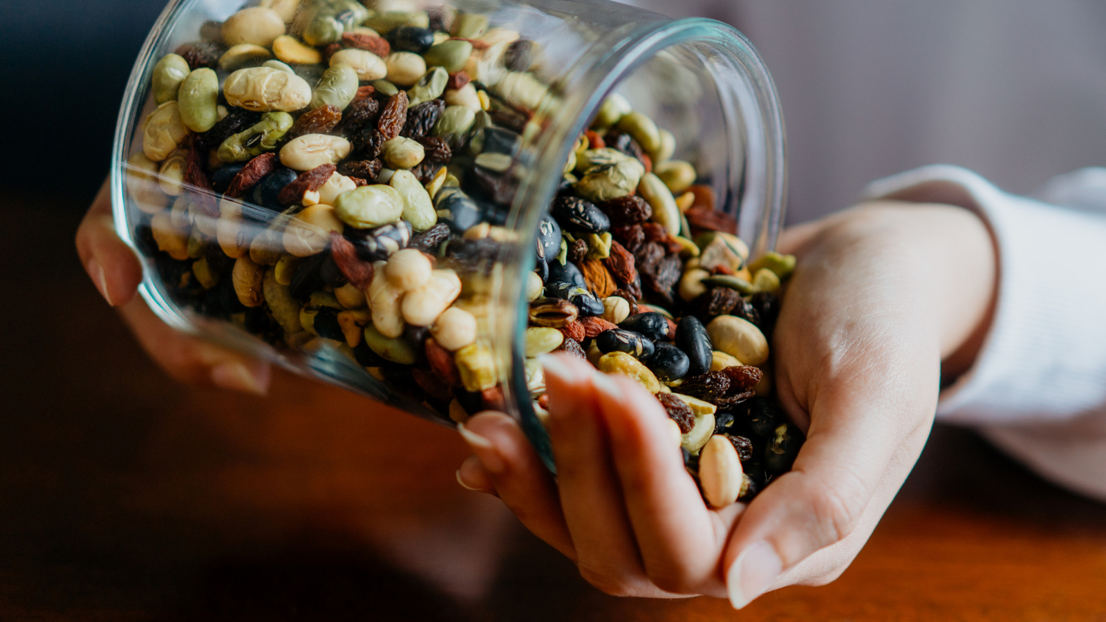 The Nut To Snack On If You Want A Big Magnesium Boost - Tasting Table