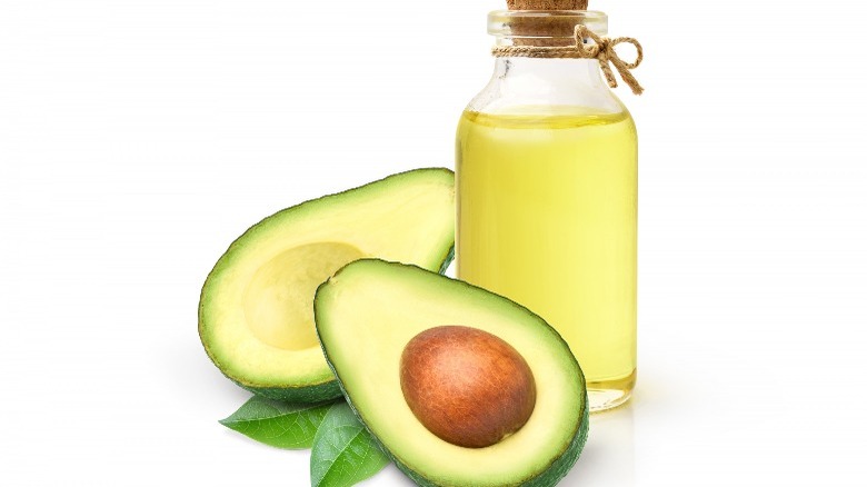 The Nutritional Difference Between Avocado And Extra Virgin Olive Oil