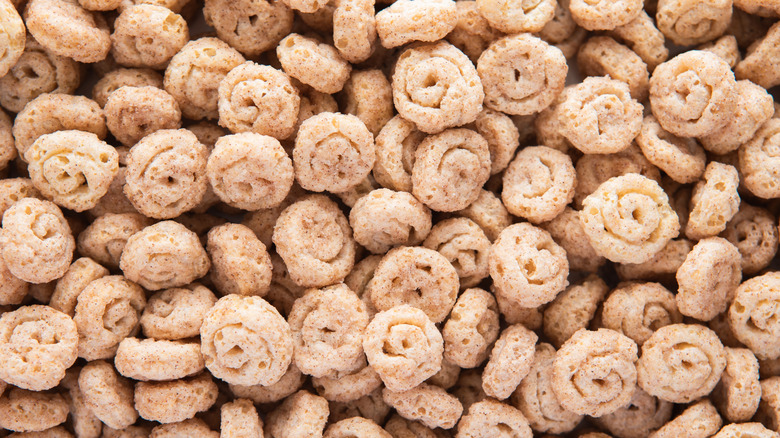 cinnamon buns cereal