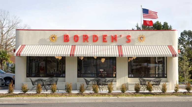 The outside of vintage Borden's ice cream shop in Lafayette Louisiana is shown.