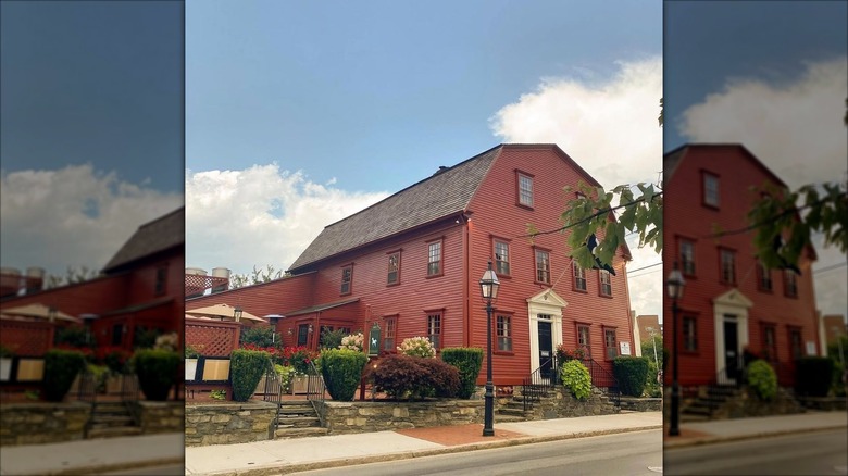 Outside White Horse Tavern from sidewalk entrance