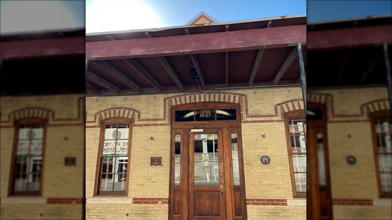 View of the front door of Scholz Garten