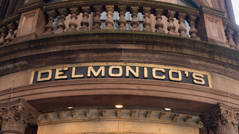 Delmonico's sign