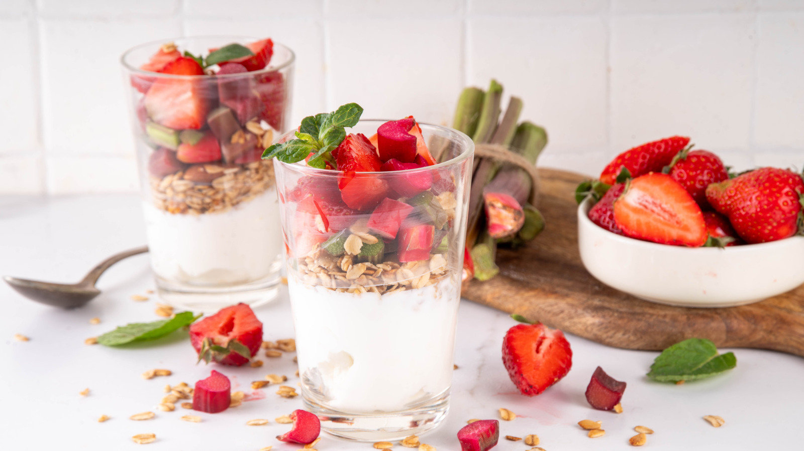 The One Canned Ingredient That Makes Homemade Yogurt Parfaits Taste Like Dessert