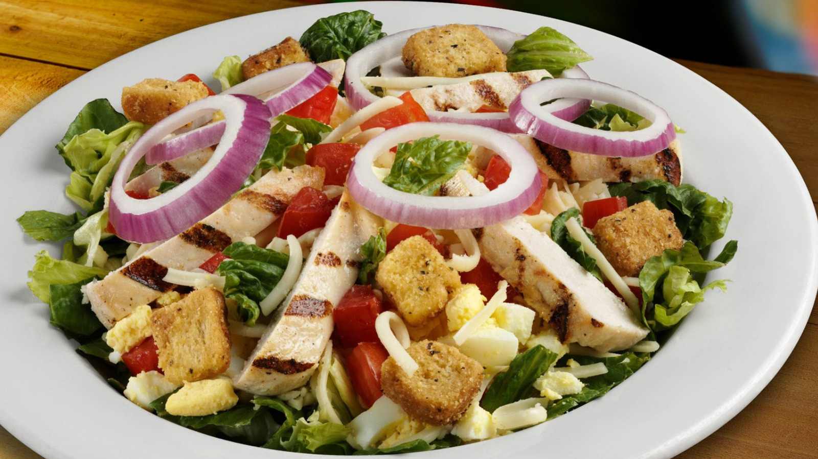 The One Salad Dressing Texas Roadhouse Does Not Make From Scratch - Tasting Table