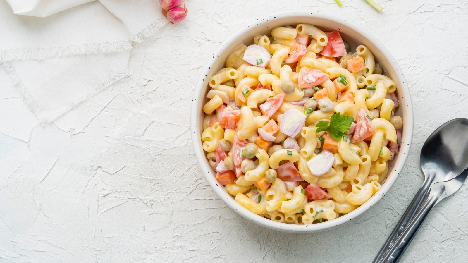 The Only Type Of Canned Tuna You Should Add To Macaroni Salad