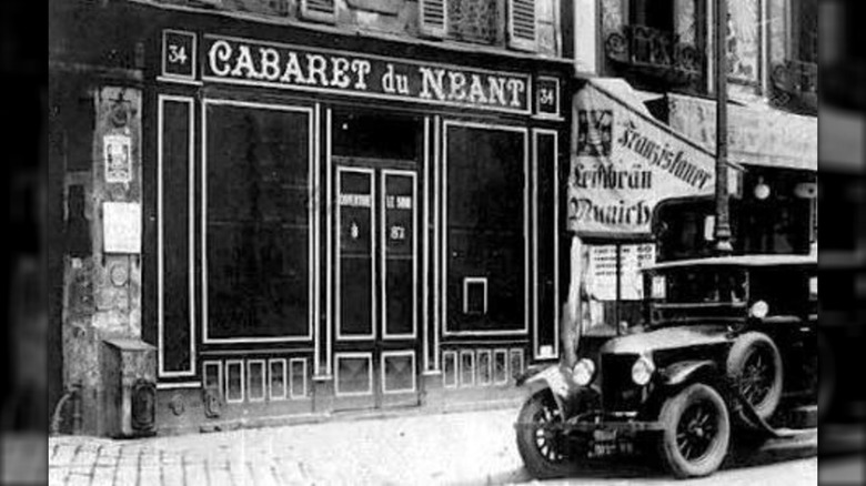 Front entrance of Cabaret du Neant