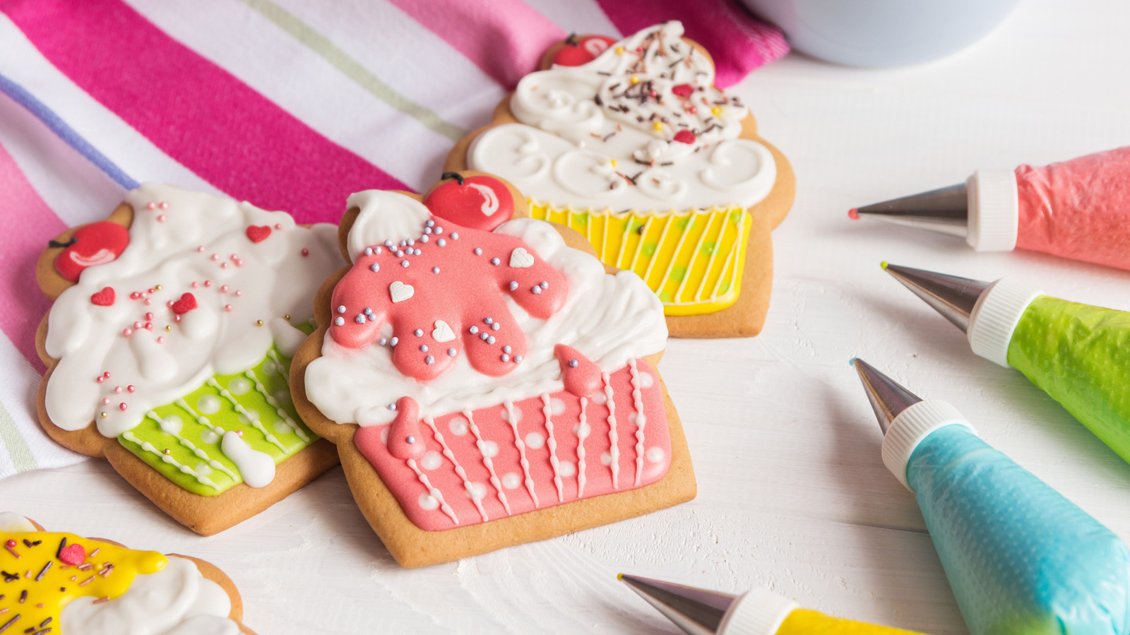 The Pantry Staple That Replaces Raw Eggs In Royal Icing Completely