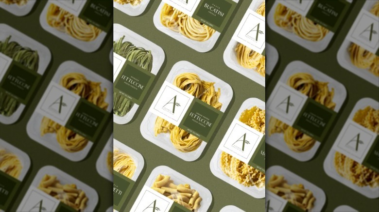 assorted Avanza Pasta containers