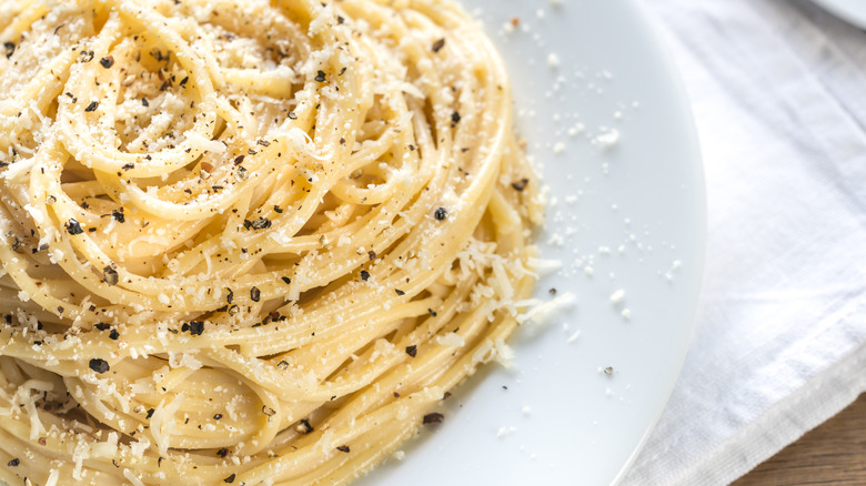 Close up of Cacio e pepe