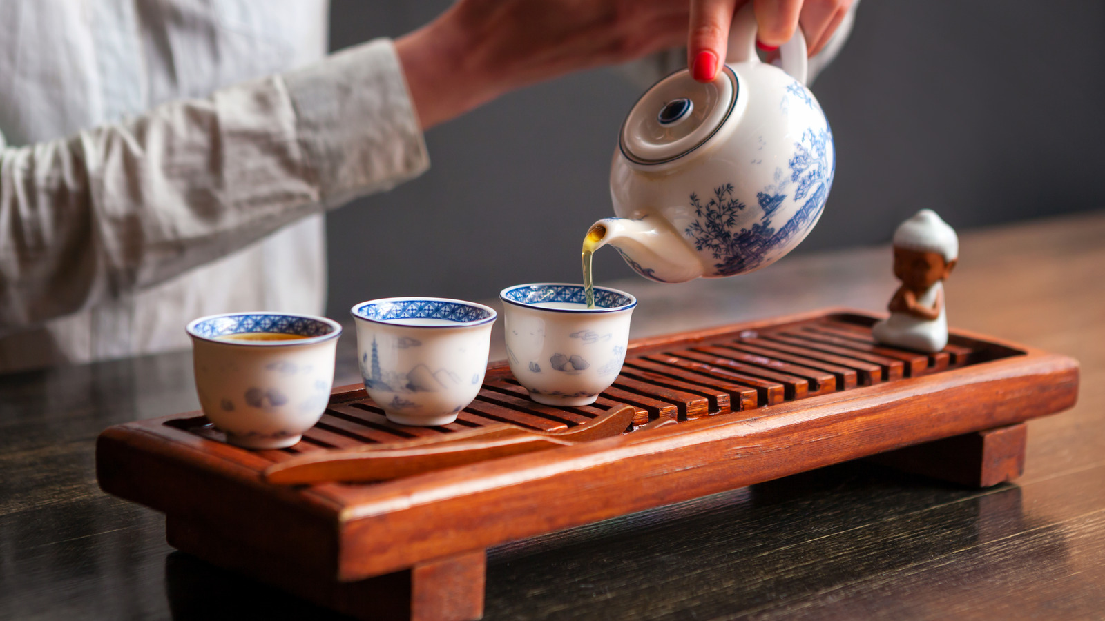 The Playful Way Chinese Tea Connoisseurs Make Sure Water Is Hot Enough