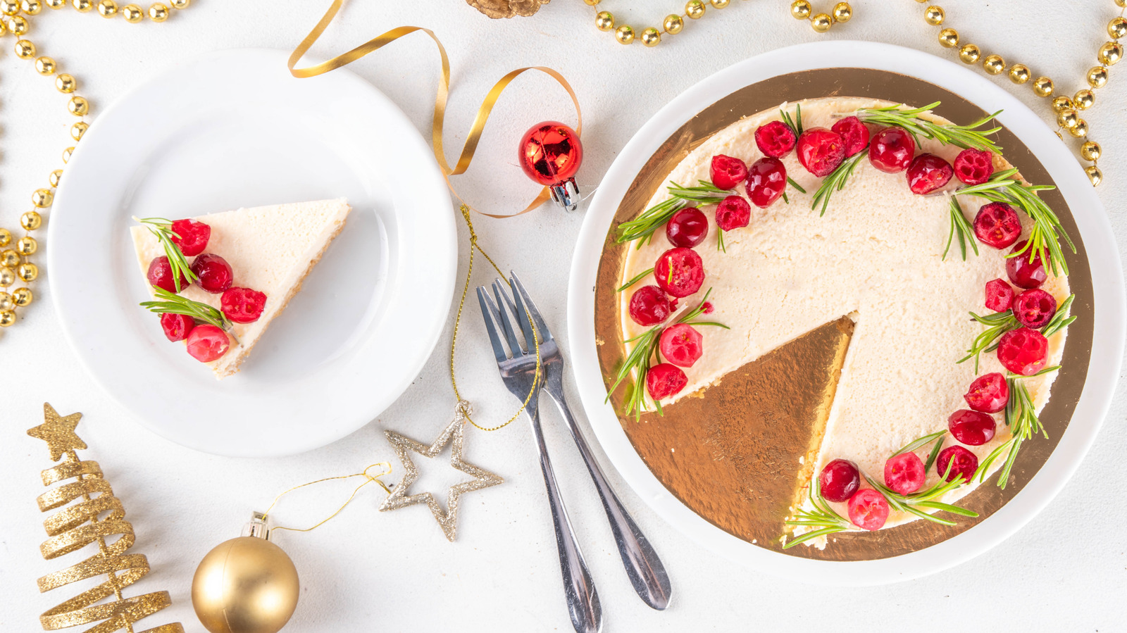 The Popular Cookies That Will Make Your Holiday Cheesecake Extra Festive And Sweet - Tasting Table