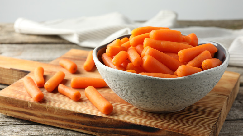 A bowl of baby carrots